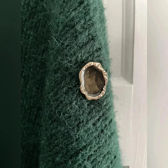 Veto Moda Ratana Button Shoulder Sweater - Picture 3 of 5